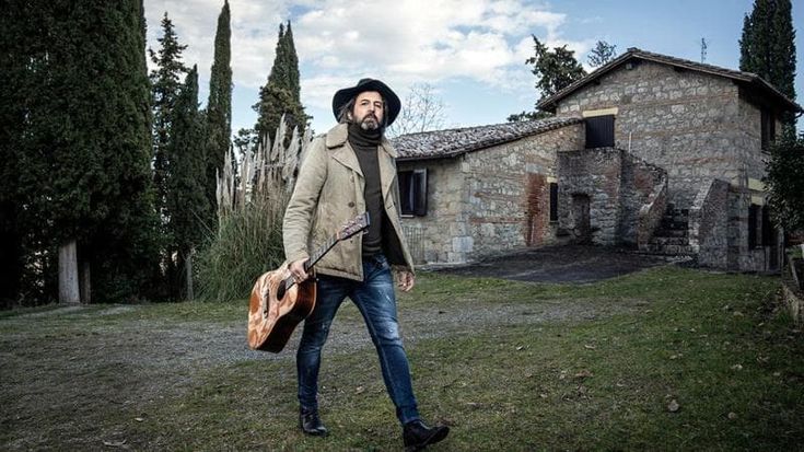 Omar Pedrini: “Io e Mauro Corona uniti dalla montagna. I film un’alternativa al rock”