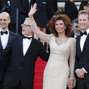 Cannes, il trionfo di Sophia Loren. "Io un mito? Ma quando mai..."