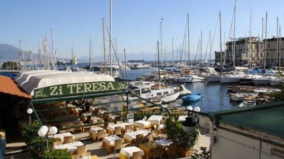 Da Santa Lucia a Mergellina: guida ragionata al lungomare più goloso del mondo