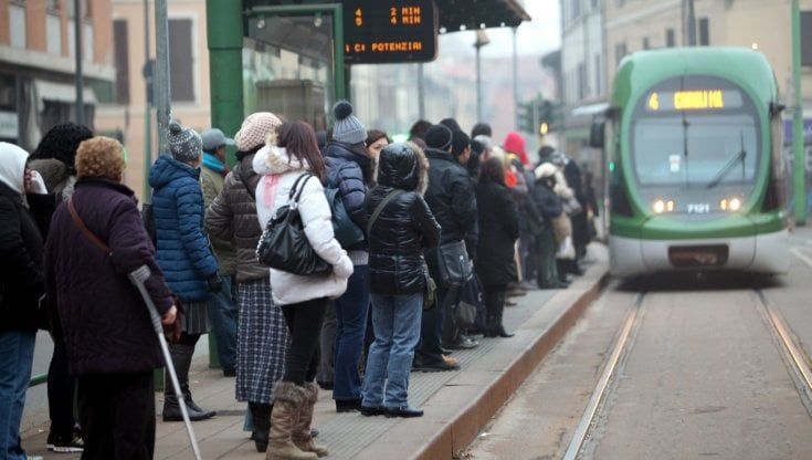Otto marzo di sciopero per i sindacati di base, possibili disagi sul trasporto locale