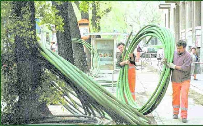 Open Fiber, il nuovo piano.  Banda ultra-larga per tutti. Rete aperta a Rai, Sky e Netflix 