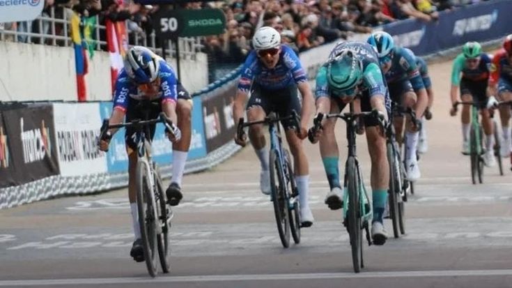 Un italiano ha vinto la Parigi-Roubaix (ma tra gli Under 23): chi è Davide Donati