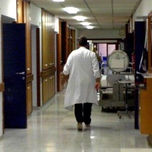 Bari, neonata morì per una lite tra i medici: cinque indagati all'ospedale Di Venere