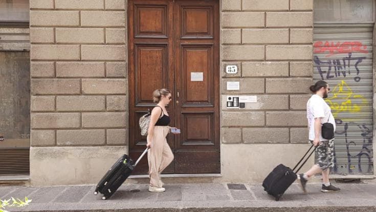 Alloggi Montedomini ai turisti, convocato d’urgenza il Cda