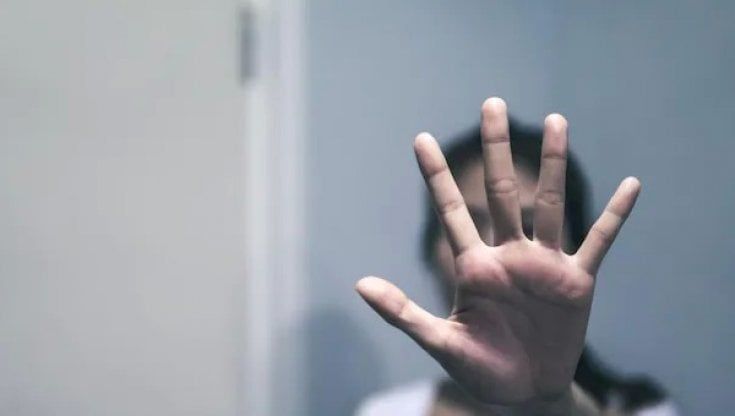 Molestie sessuali alle alunne: ai domiciliari assistente in una scuola di Salsomaggiore