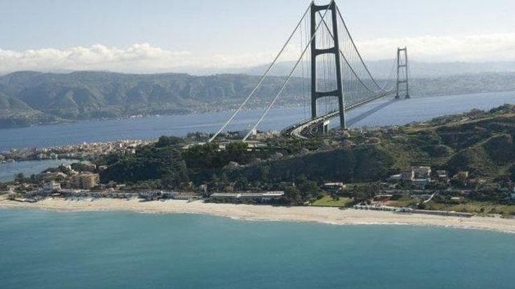 Salvini dirotta tre miliardi sul progetto del Ponte sullo Stretto con l’ok di Meloni