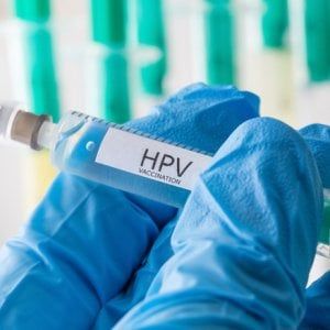 Hpv, il vaccino è sicuro ma poco usato