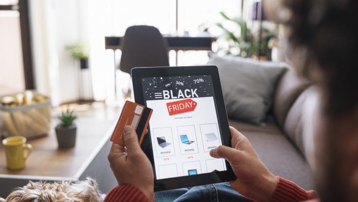 Black Friday, vendite in aumento del 10% rispetto al 2021