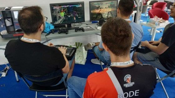 Universiade Napoli, c'è anche il torneo dei videogames: l'animatore è un parroco