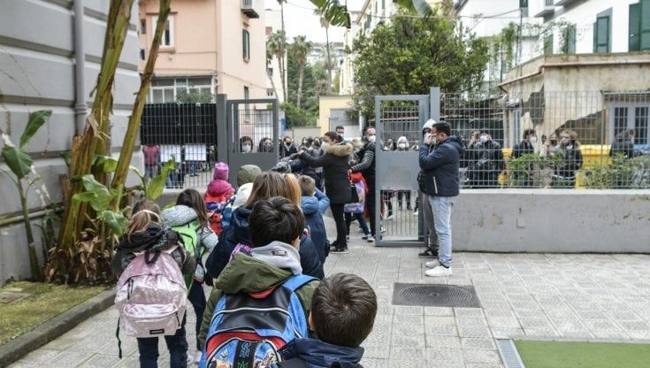 Toscana in zona rossa ma la scuola riapre: 235 mila studenti ritornano in classe
