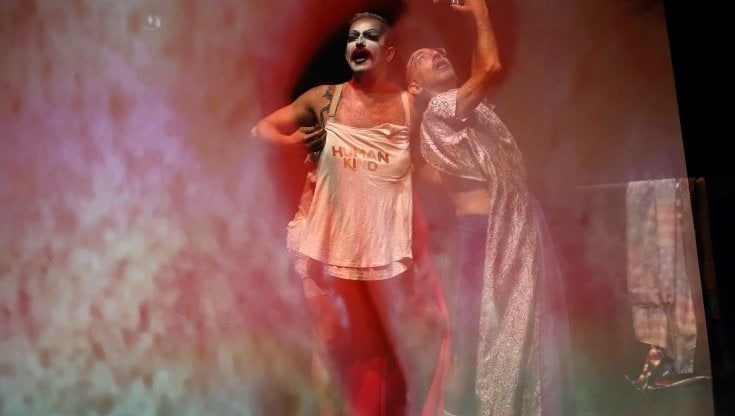 Il Teatro Bastardo esplora le frontiere della scena