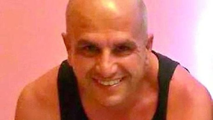 Omicidio di Rozzano, il padre di Daniele Rezza si difende: “Mi ha detto della pugnalata ma ha riso. Se avessi capito l’avrei denunciato”