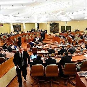Torino, in Regione il ritorno degli scontrini: un budget per le spese ai gruppi consiliari