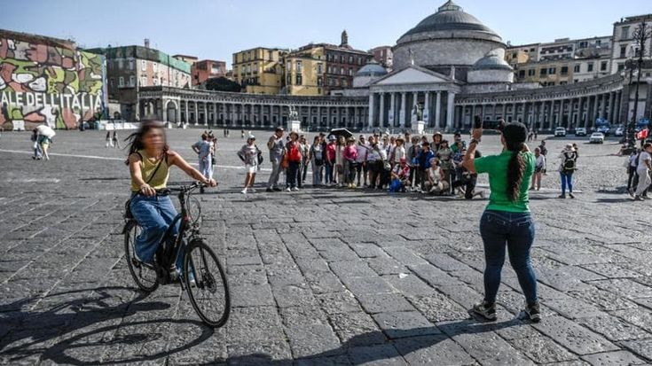 Napoli, gli eventi del ponte del 2 giugno: concerto gratuito per 80 anni Repubblica al San Carlo