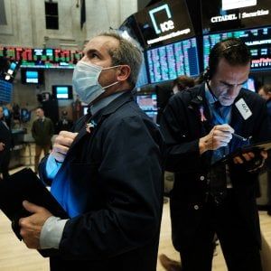 Borse Ue in rosso dopo il boom di lavoro Usa: ma il Covid spaventa gli Stati Uniti