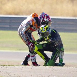 MotoGp, Aragon: cadono Rossi e Marquez, ma le terze libere vanno allo spagnolo