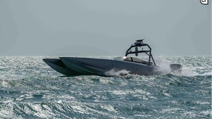 Elicottero Usa colpito a Hormuz, i primi piloti salvati da un drone marino
