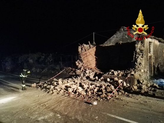 Terremoto nel catanese, le immagini dei danni