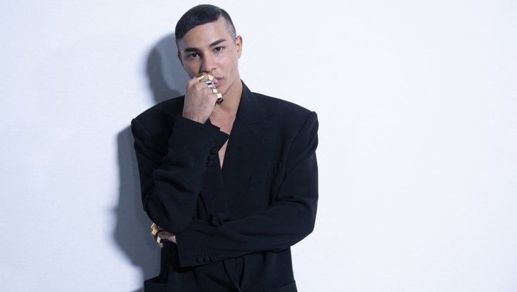 Olivier Rousteing racconta il suo dramma sui social: "Un anno fa l'incendio a casa mia. Mi vergognavo delle cicatrici" 