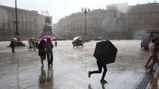Violento temporale all'alba su Milano: allerta per Seveso e Lambro