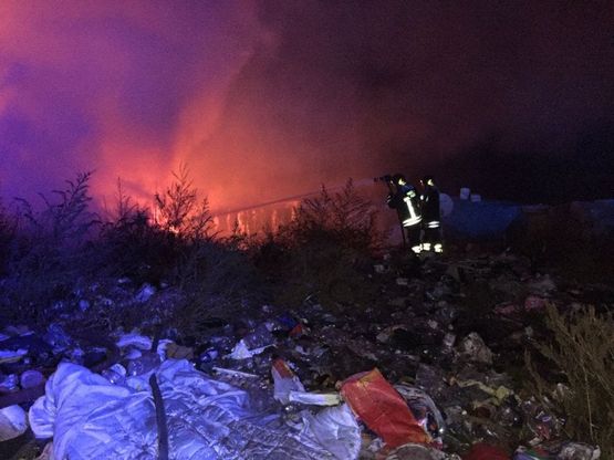 Foggia, fiamme nella baraccopoli: morto un ventenne