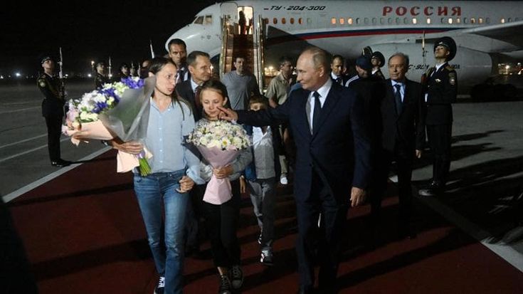 Scambio di prigionieri: un punto per Putin, ma una vittoria morale per Biden. E il dialogo che fa sperare