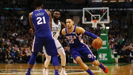 Basket, Nba: Philadelphia fa il colpo a Boston. All Star Game: James e Curry i due capitani