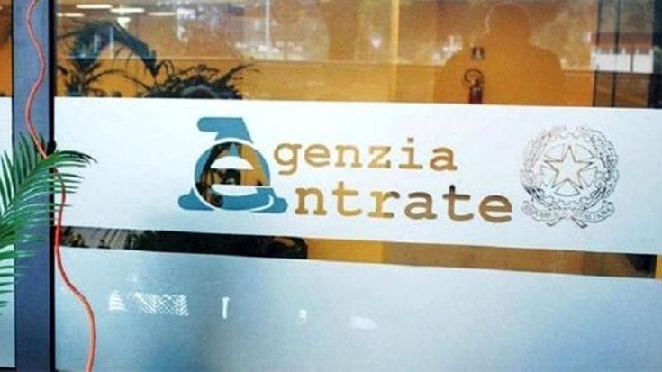 Bando dell’Agenzia delle Entrate riservato ai cittadini italiani, il tribunale: “E’ discriminatorio”