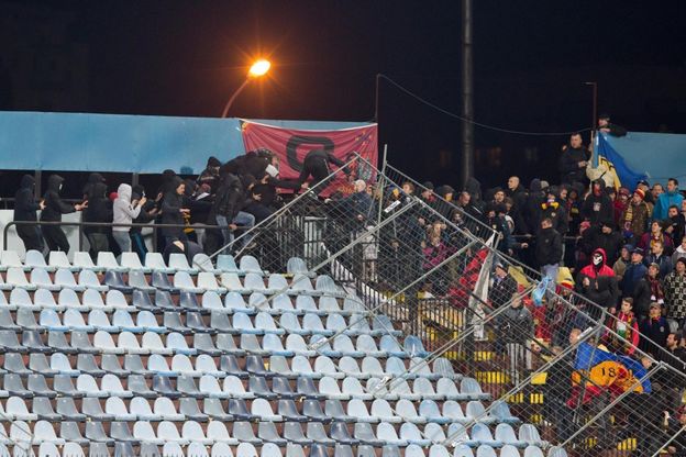 Scontri tra tifosi, sospesa 40' Slovan Bratislava-Sparta Praga