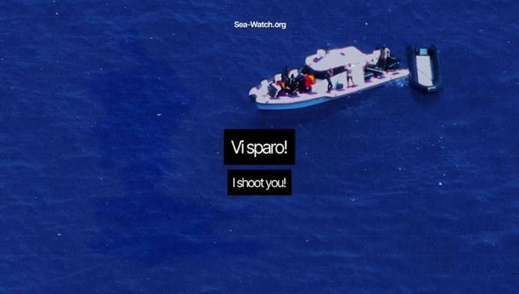 La guardia costiera libica minaccia Sea Watch con le armi: " Andate via, vi spariamo"