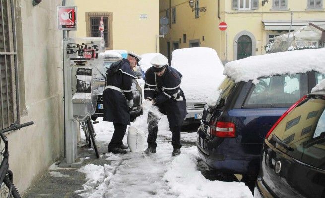 Vigili, auto senza catene? Gli agenti non ci saliranno