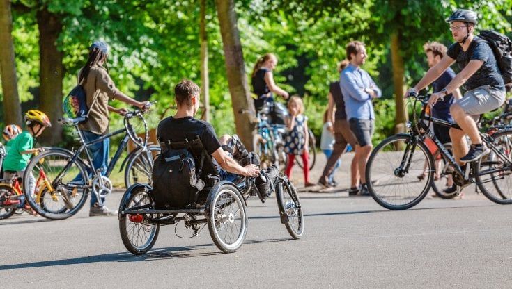 Il progetto di Viaggio Italia per il turismo sostenibile: percorsi ciclabili pensati anche per handbike, trike e carrozzine