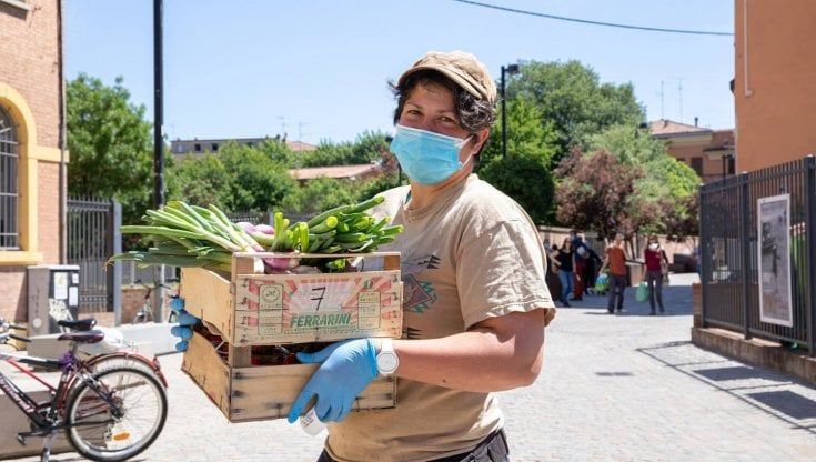 Bologna, mercati contadini in rivolta contro la chiusura 