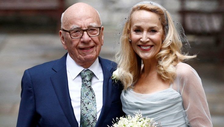 L'ex modella Jerry Hall chiede il divorzio da Rupert Murdoch: "Differenze inconciliabili"