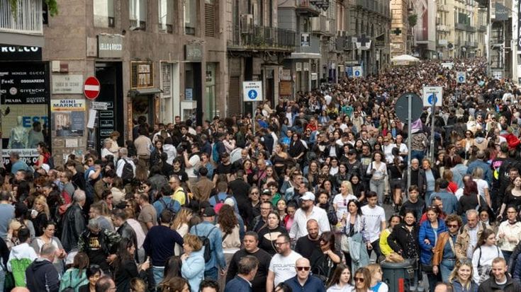 Turismo, Comune di Napoli nel mirino per i disagi. Le imprese: “Occasione persa, accoglienza da riorganizzare”