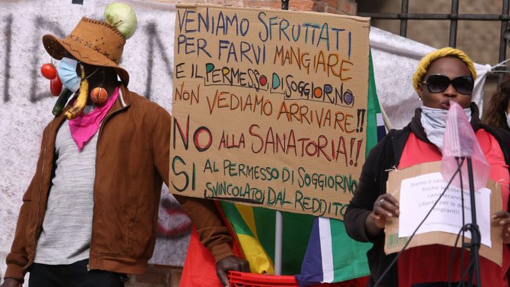 Sanatoria a ostacoli per i migranti “Costretti a pagare  o restiamo invisibili”