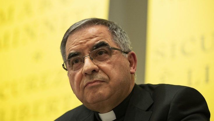 Becciu indagato dai pm vaticani: "Peculato per i soldi ai fratelli"