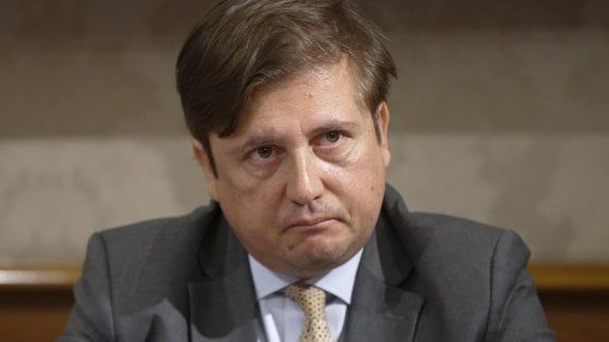 Coronavirus. Bernini: "Anche Sileri in quarantena". Il viceministro : "Metterei a rischio mio figlio?"