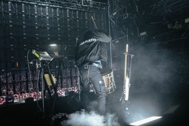Liberato, l'uomo senza volto a Roma: le foto del live