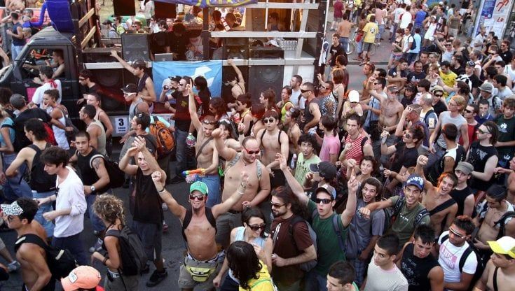 Torna la “Street rave parade”, corteo antiproibizionista in Oltrarno 