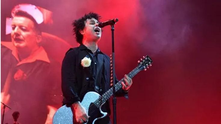 Green Day in concerto contro Trump e Stephen Miller: “Difendiamo la gente del Minnesota”