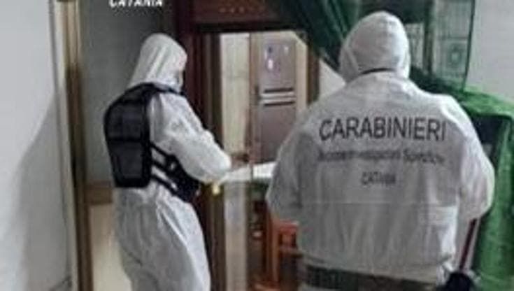 Misterbianco, la figlia chiama il 112: “Papà ha colpito la mamma”