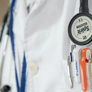 Sua Maestà ha un nuovo medico, il dottor Robot