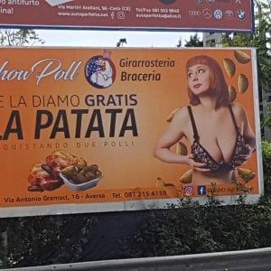 Aversa, pubblicità sessista: è polemica