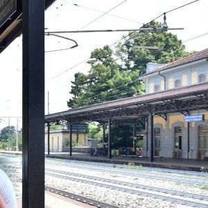 Disabile e solo, viveva in stazione: la moglie denunciata per abbandono