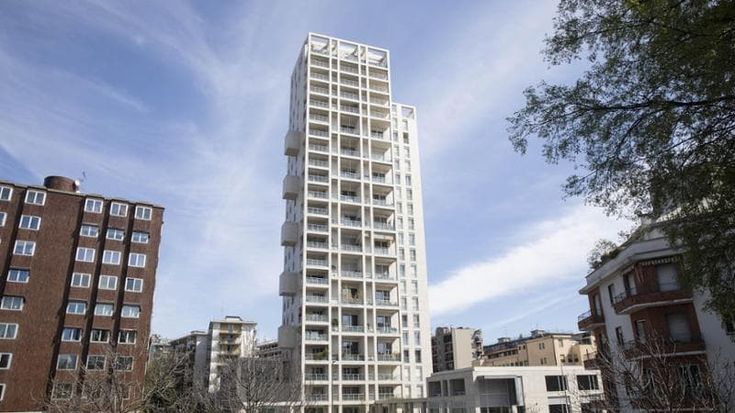 “La torre va confiscata”. Mossa a sorpresa dei pm nella contesa urbanistica