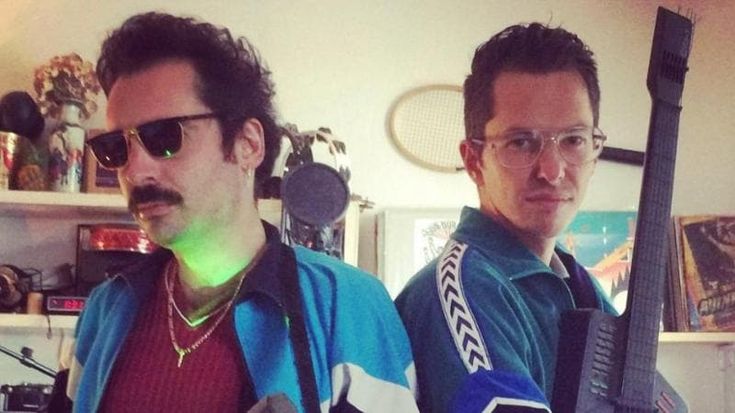 Il duo Mind Enterprises con la disco revival anni 80 è già fenomeno dei social