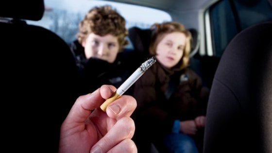 Bimbi e fumo passivo: per proteggerli c'è Ector, l'orsacchiotto che tossisce