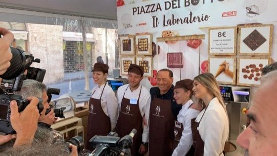Berlusconi contro Carfagna per le critiche a Casapound in piazza con Salvini