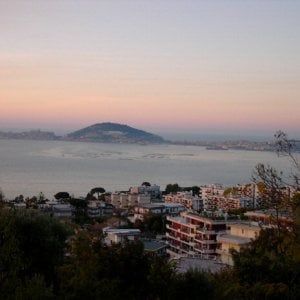Gaeta, si masturba in spiaggia davanti a un gruppo di bambini: arrestato